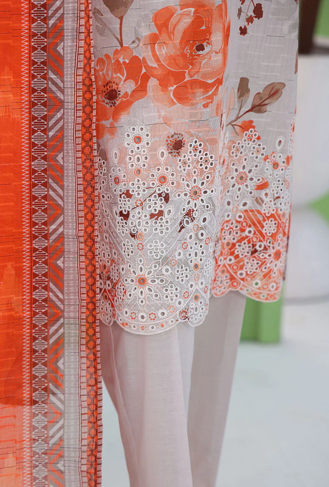 Vital by HZ Textiles Embroidered Lawn Suit Unstitched 3-Piece VEC-1258 | Premium Doriya Fabric Lawn Suit