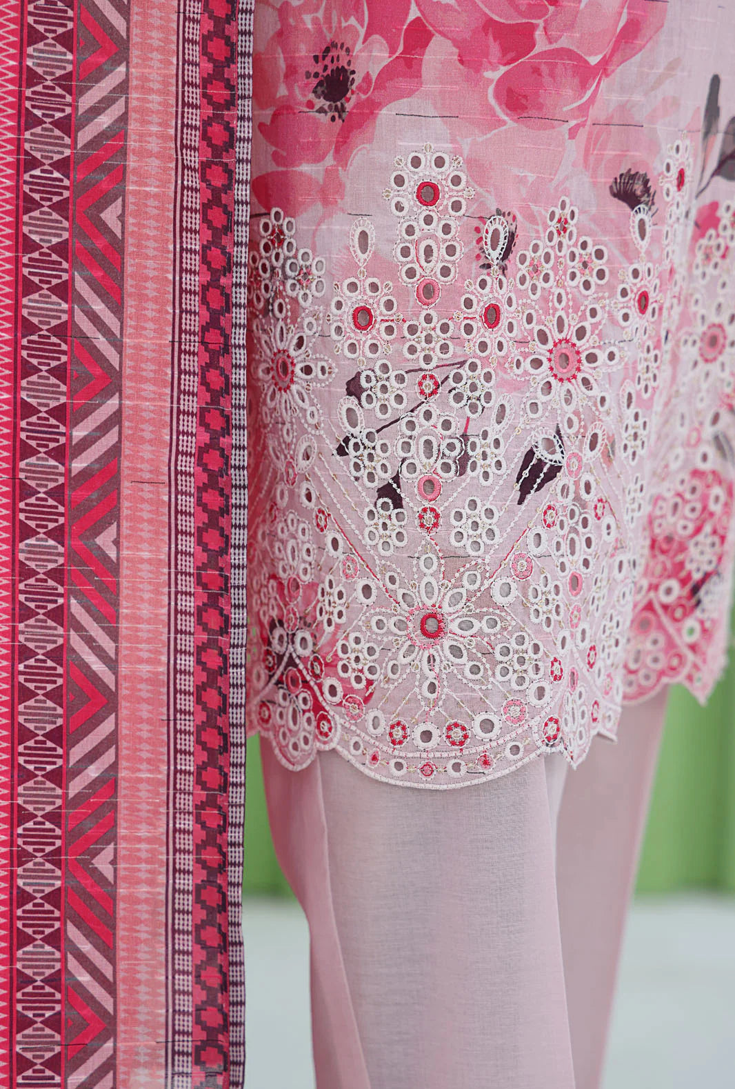 Vital by HZ Textiles Embroidered Lawn Suit Unstitched 3-Piece VEC-1259 | Premium Doriya Lawn Suit